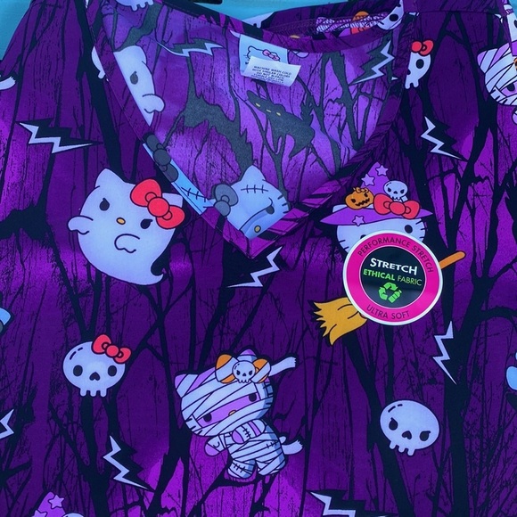 New Hello Kitty Scrub Top Halloween Sanrio 2XL - Picture 9 of 10